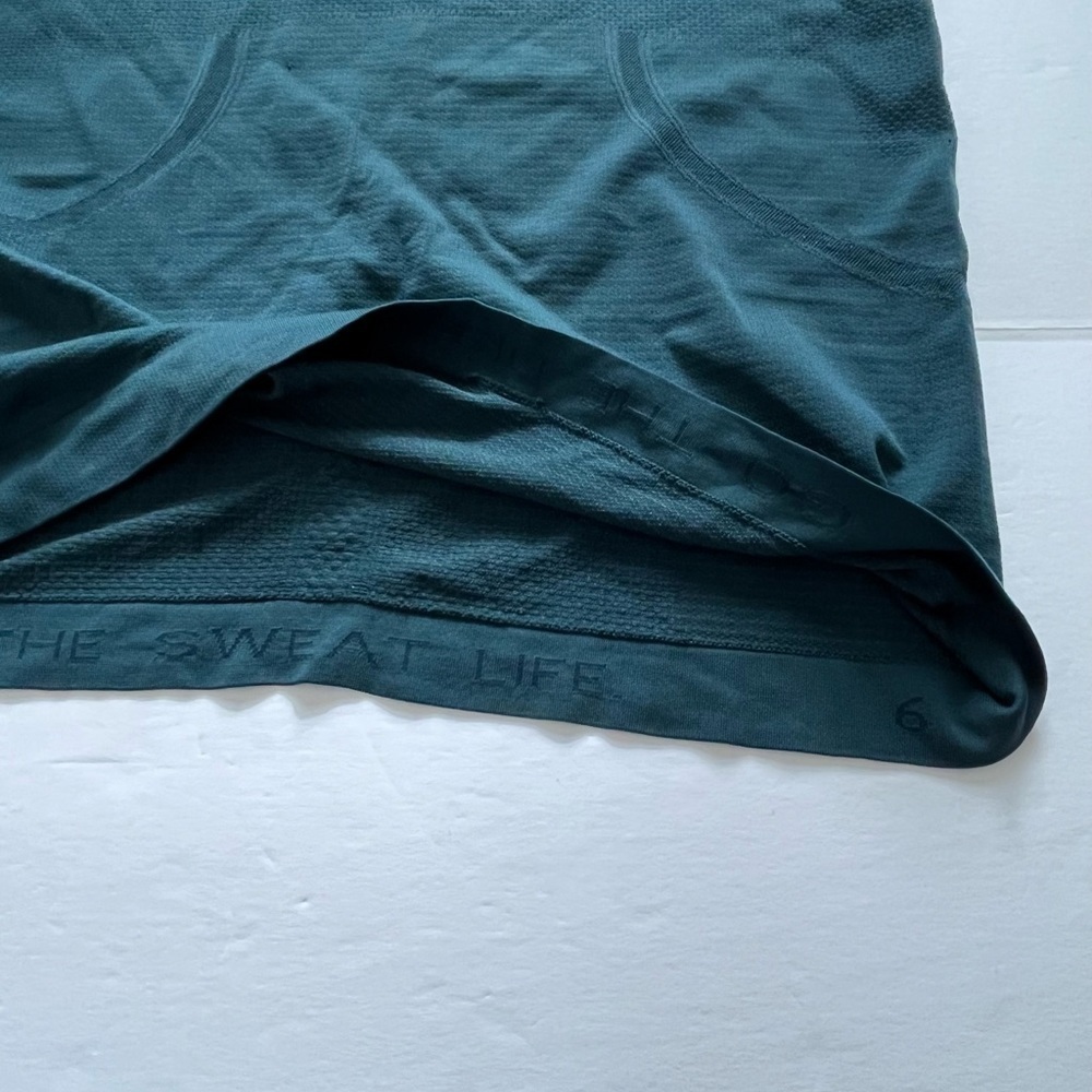 Lululemon Set of 2 Racerback Tanks Size 6 Black and Green - Picture 12 of 12